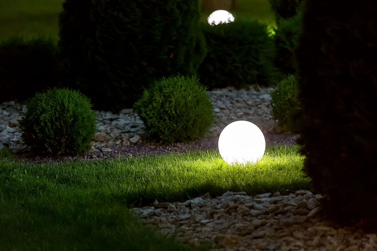 Outdoor Lighting Ideas: Elegantly Frame Your Garden Space