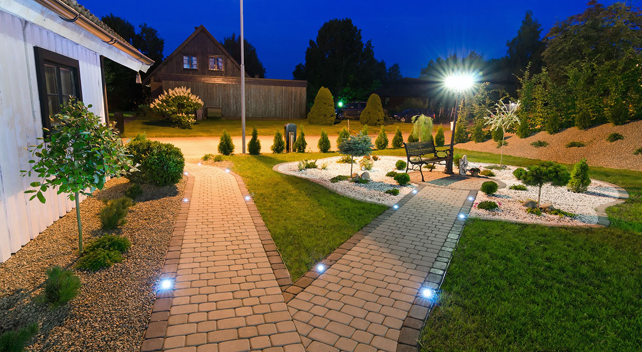 Outdoor Lighting Ideas: Elegantly Frame Your Garden Space