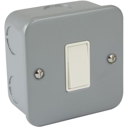 WMCINT Wireplast Metal Clad 1 Gang Intermediate Switch - White Insert ...